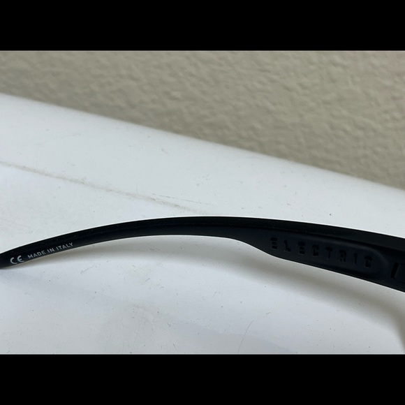 Mens Electric sunglasses no case - Picture 3 of 7